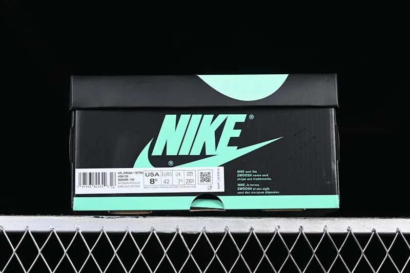 All categories Air Jordan Jordan series basketball shoes Air Jordan 1 High Air Jordan 1 Retro High "Green Glow" AJ1 Joe 1 mint green high-top basketball shoes DZ5485-130